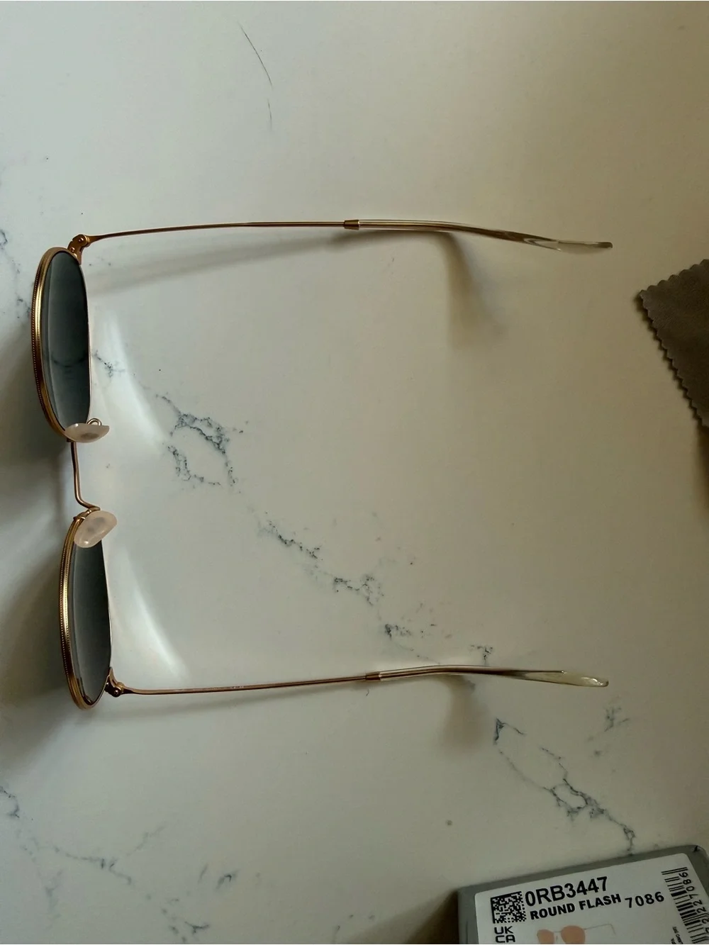Women’s Ray-Ban Round Gold Frame Sunglasses with Pink Mirrored Lenses
